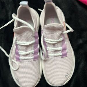 Womens OnCloud, size 7